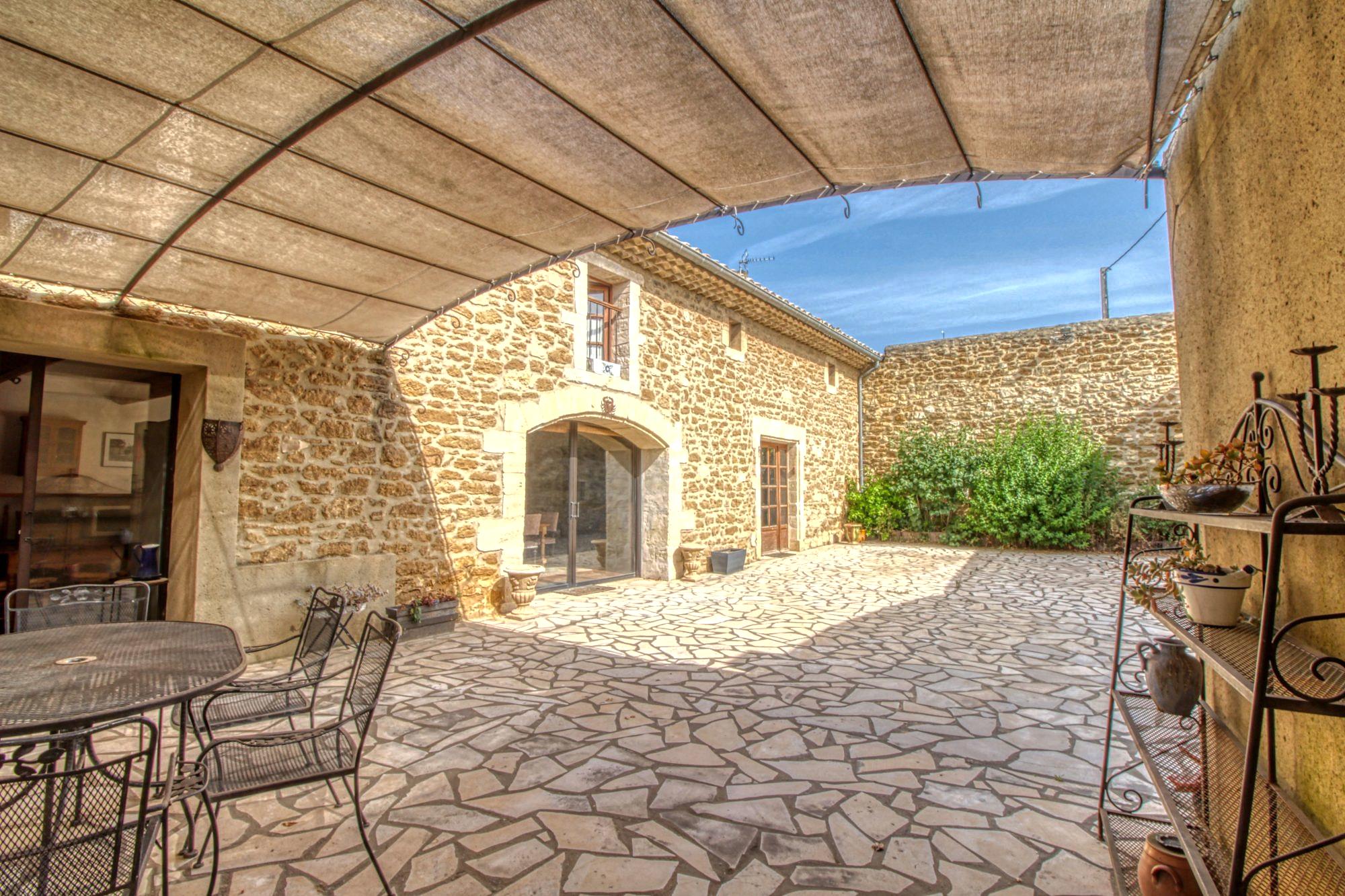 Maison ancienne à Pujaut